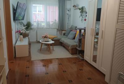 Apartament cu 3 camere decomandat în Vitrometan - 1