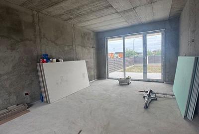 Casă cu 4 camere în Central - 2