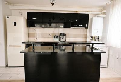 Apartament LUX decomandat cu 3 camere, 94 mp, in Tractorul - 3