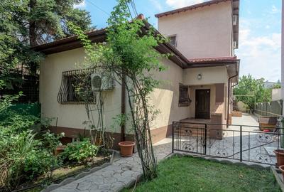 Vila 2 corpuri Domenii- Expozitiei Vila 2 corpuri Domenii- Expozitiei - 7