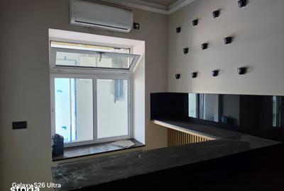 Spațiu comercial, de 22 mp, în Central - 1