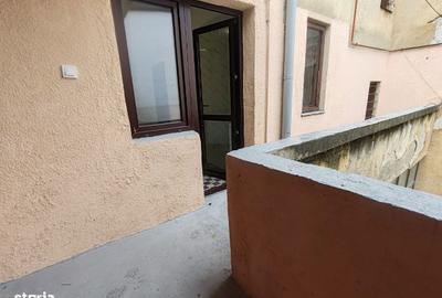 Apartament cu 4 camere decomandat în Grivița - 12