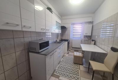Apartament cu 3 camere decomandat în Dacia