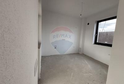 Casă cu 4 camere cu Teren 150 Mp în Șelimbăr - 17