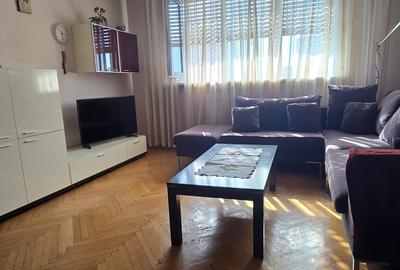 Apartament cu 2 camere decomandat, mobilat în Calea Victoriei