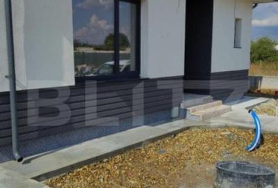 Casă cu 4 camere cu Teren 500 Mp în Central - 1