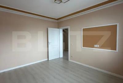 Casă cu 4 camere cu Teren 400 Mp în Central - 9