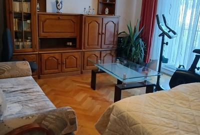 Vand apartament cu 2 camere langa SRI etaj 3 din 4 - 5