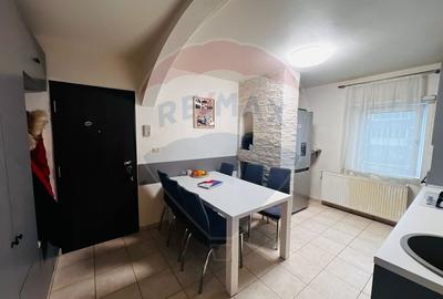 Apartament 4 camere decomandat cu loc de parcare etajul 3 - 10