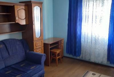 Garsonieră decomandată în Titan