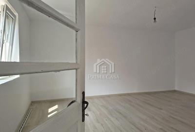 Casă cu Teren 1270 Mp în Transilvaniei - 8