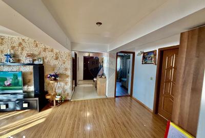 Casă cu 4 camere cu Teren 1076 Mp în Central - 14