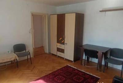 Apartament cu 2 camere semidecomandat în Girocului