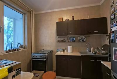 Apartament cu 2 camere semidecomandat, mobilat în 1 Mai - 10