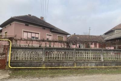 Casa solida, pozitie perfecta - 3