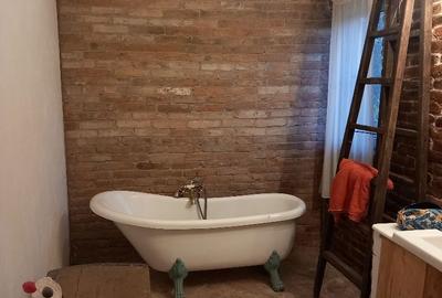 Casă cu 3 camere în Nuci - 8