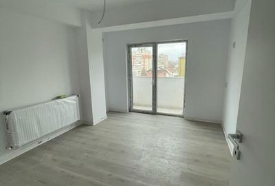 Apartament cu 4 camere decomandat în George Enescu - 3