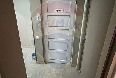 Spațiu comercial, de 42.369998931885 mp, în Policlinica - 11