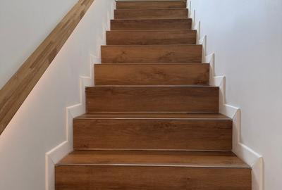 Casă cu 5 camere cu Canalizare în Domenii - 6