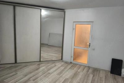 Apartament cu 3 camere decomandat în Trocadero - 1