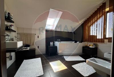 Casă cu 5 camere cu Canalizare în Preajba - 10