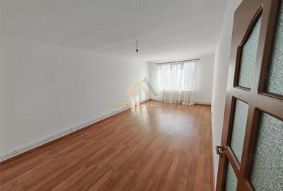 Apartament cu 3 camere decomandat în Săsar - 9