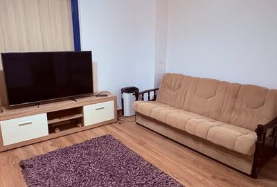 Carol, Mitropoliti, ap. 2 camere, et.1, 58mp, recent renovat, 500Euro/luna - 2