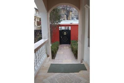 Casă individuală cu 5 camere cu Canalizare în Parcul Carol - 16