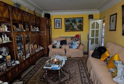 Apartament cu 3 camere decomandat în Dacia