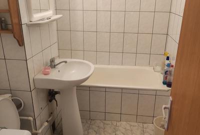 Apartament cu 3 camere semidecomandat în Central - 4