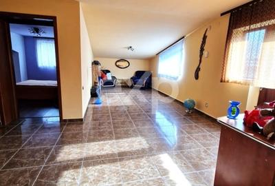 Casă individuală cu 10 camere cu Teren 1100 Mp în Teiș - 8