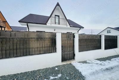 Casă cu Teren 200 Mp în Lumina
