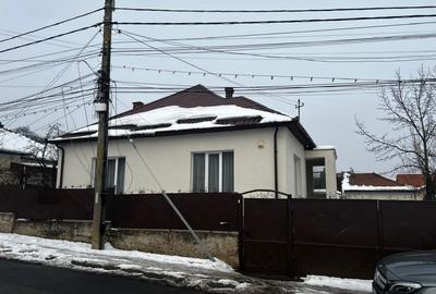 Casa de vanzare in cartierul Andrei Muresanu - 1