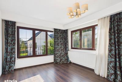 Casă cu 6 camere cu Teren 500 Mp în Central