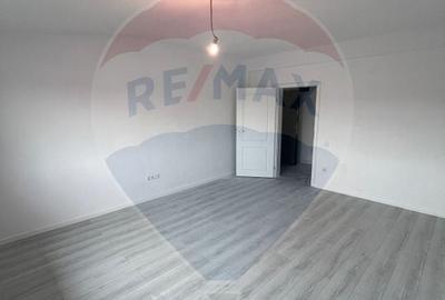 Garsonieră decomandată în Central - 4