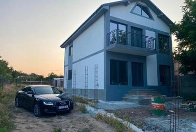 Casă individuală cu 4 camere în Lumina