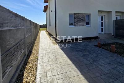 Duplex cu 4 camere cu Canalizare în Moșnița Nouă - 1