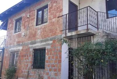 Casă cu 2 camere cu Teren 400 Mp în Fârdea - 2