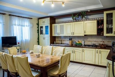 Casă individuală cu 9 camere cu Canalizare în Unirii - 23