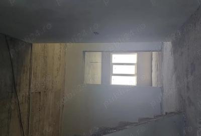 Vand casa ,in Unirea - 1