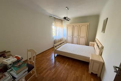 CANTACUZINO - etaj casa din 1980, curte proprie 330mp - 11