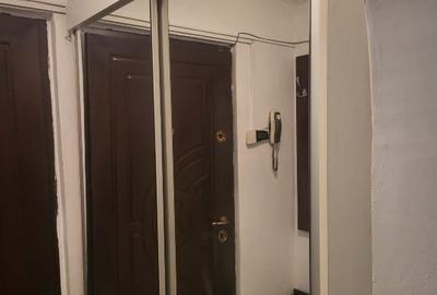 Garsoniera , zona Stefan cel Mare, langa statia de metrou Stefan cel mare - 2