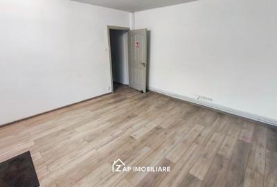 Spațiu comercial, de 33 mp, în 7 Noiembrie - 5
