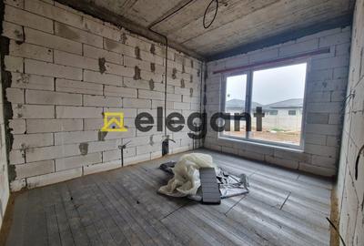 Casa, parter cu pod, 80 mp utili, teren 477 mp, zona Metro - 5