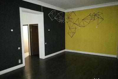 Spațiu comercial, de 330 mp, în P-ța Rosetti - 2