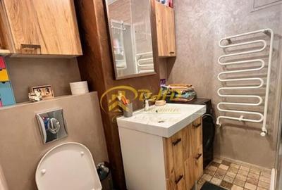 Apartament cu 3 camere decomandat în Gară