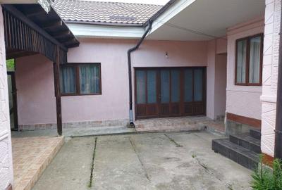 Casă cu 4 camere în Câmpuri - 2