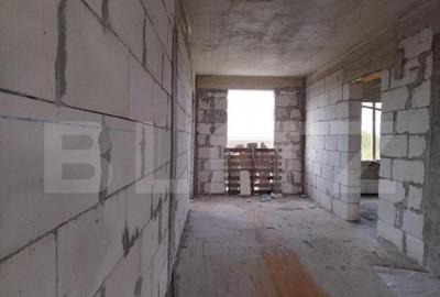 Casă cu 7 camere cu Teren 3800 Mp în Central