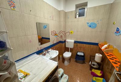 Casă individuală cu 9 camere cu Teren 399 Mp în Girocului - 18