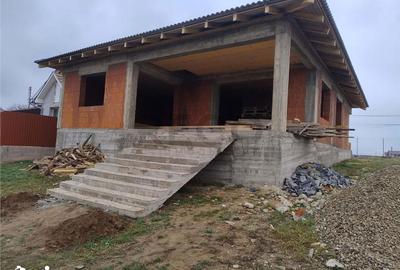 Casă cu 4 camere cu Teren 580 Mp în Oșorhei - 4